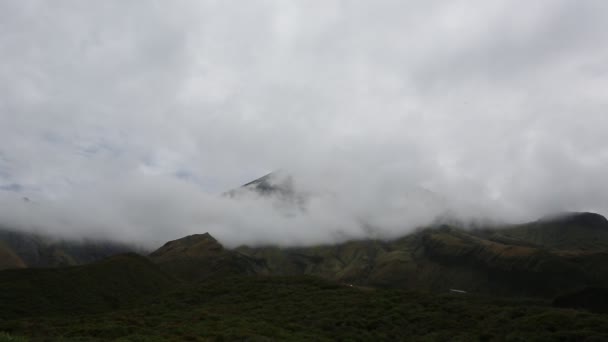 Vulcão Taranaki Escondido Nas Nuvens Nova Zelândia — Vídeo de Stock