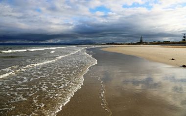 Ruakaka Beach - peyzaj üzerinde çipura Bay, Yeni Zelanda