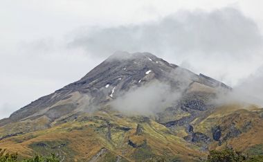 Bulutlar, Taranaki kraterde MT Egmont / Mt Egmont Np, Yeni Zelanda
