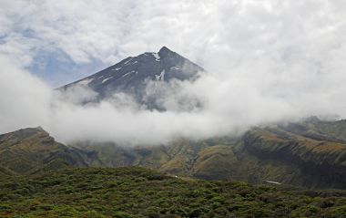 Bulutlar - Taranaki eşarp'MT Egmont yanardağ / Mt Egmont Np, Yeni Zelanda