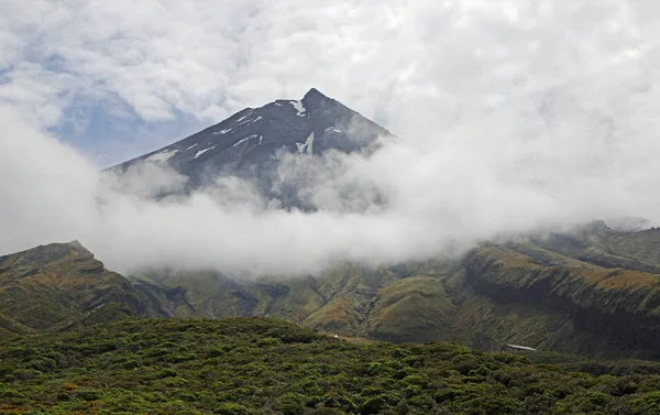 Egmont Volcano Scarf Clouds Taranaki Egmont New Zealand — Stock Photo, Image