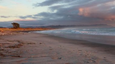 Waihi Beach, sunrise - Yeni Zelanda