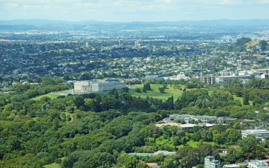 Görünümü, War Memorial Museum - Sky Tower görünümünden - Auckland, Yeni Zelanda