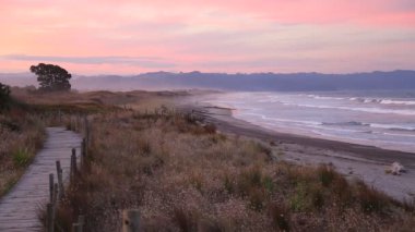 Günbatımı Waihi Beach - Bowentown, Yeni Zelanda