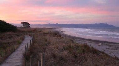 Waihi plaj gün batımında, Bowentown, Yeni Zelanda