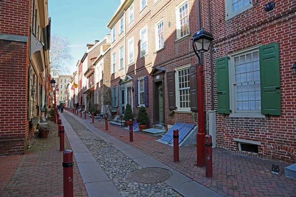 Walking Elfreth Alley Philadelphia Pennsylvania — Stock Photo, Image