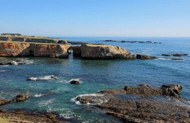 Point Arena 'daki uçurumlar - Mendocino County, California
