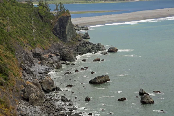 Dramatyczne Klify Klamath Park Narodowy Redwood Kalifornia — Zdjęcie stockowe