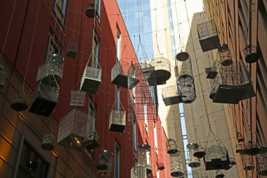 Asılan kuş kafesleri - Angels Place - Sydney, New South Wales, Avustralya