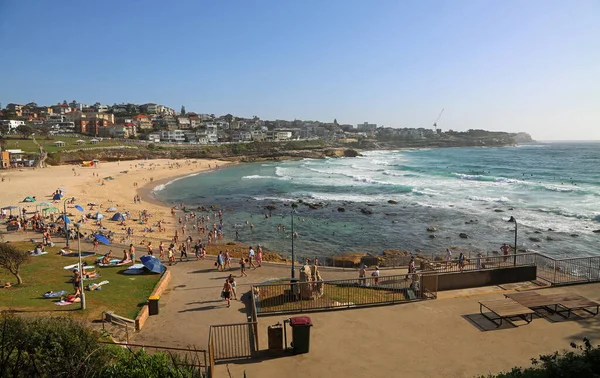 People Resting Bronte Beach Coastal Walk Pacific Sydney New South — Stock Photo, Image