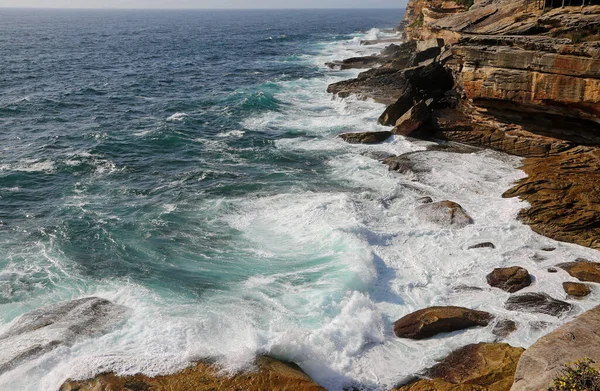 Dalgalar Kayalar Pasifik Sahil Yürüyüşü Sydney Yeni Güney Galler Avustralya — Stok fotoğraf