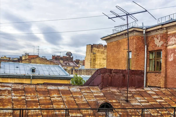 屋顶的老圣彼得斯堡 — 图库照片