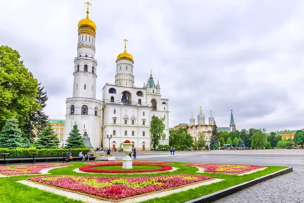 Moskova Kremlin Ivanovo Meydanı. çan kulesi görünümünü — Stok fotoğraf