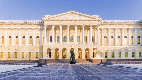 Museo Ruso en San Petersburgo vista de invierno —  Fotos de Stock