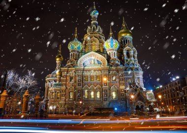 Dökülen kan wint St Petersburg üzerinde kurtarıcı Kilisesi