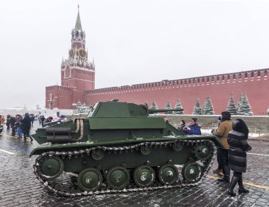 Moskova, Rusya - 7 Kasım 2016: askeri araçlar ve asker