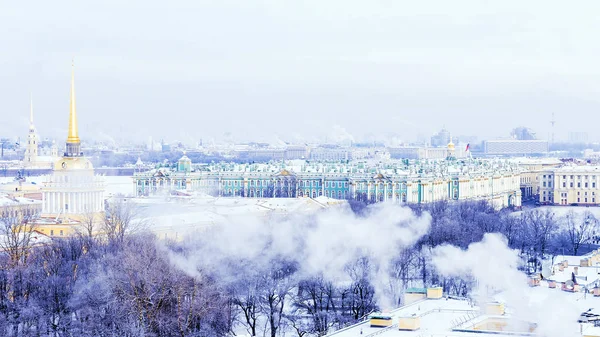 Hermitage, Admiraliteit, de Peter en Paulus Vesting. Winter weergave o — Stockfoto