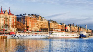 Stockholm savaş gemileriyle Quay