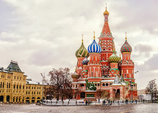 San. Cattedrale di Basilio a Mosca, vista invernale — Foto Stock