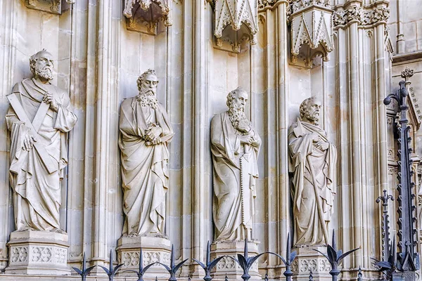 Saints sculptures at the Cathedral in Barcelona, Spain — Stock Photo, Image