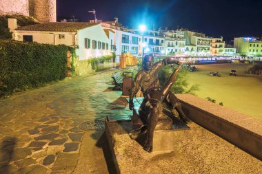 Tossa de waterfront görünümünü gece Mar. İspanya