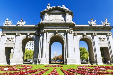Bağımsızlık Meydanı Madrid Puerta de Alcala. İspanya