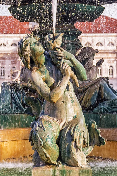 Fontana in Piazza Rossio a Lisbona — Foto Stock