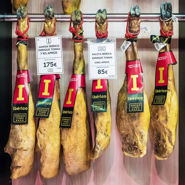 Madrid, Spanje-September -11, 2015: Iberia Jamón op de teller g — Stockfoto