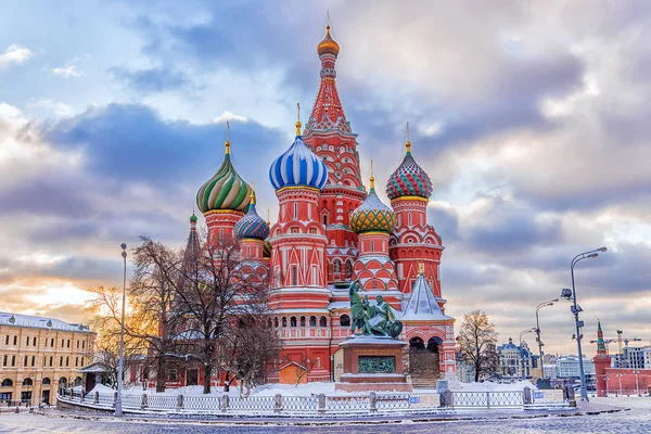 Vista de inverno do St. Catedral de Basílio em Moscou — Fotografia de Stock