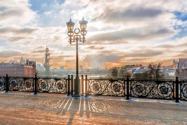 Winter sunset on the Patriarchal bridge in Moscow — Stock Photo, Image