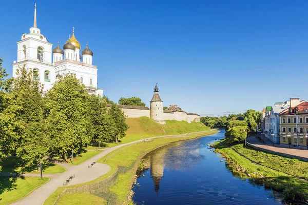 De oude stad Pskov, Rusland — Stockfoto