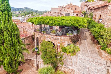 Tossa de Mar, İspanya eski sokaklarında