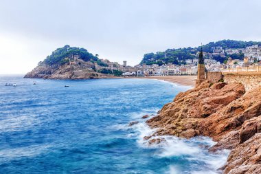 Sabah sahil Tossa de Mar, İspanya