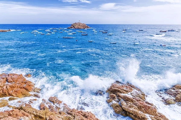 Середземноморському узбережжі у Тосса-де-Мар, Іспанія — стокове фото