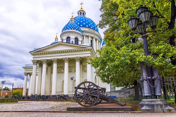 Trinity Cathedral in St. Petersburg, Russia — Stock Photo, Image