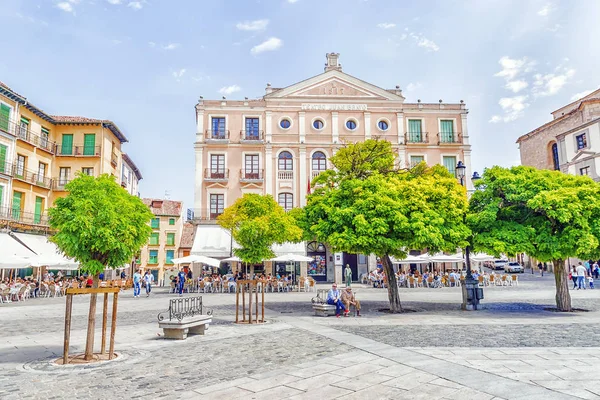 SEGOVIA, SPAIN - SEPTEMBER 6, 2015: Plaza Mayor in Segovia. Sego — Stock Photo, Image