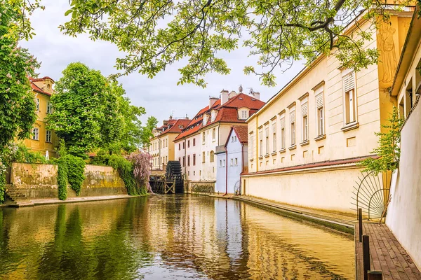 Rzeka jest diabeł w Pradze, Republika Czeska — Zdjęcie stockowe
