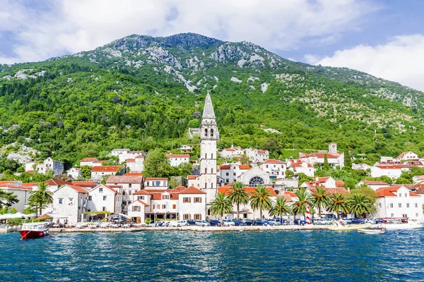 La ciudad de Perast en Montenegro — Foto de Stock