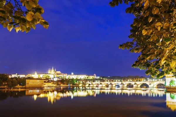 Panorama noturno de Praga, República Checa — Fotografia de Stock