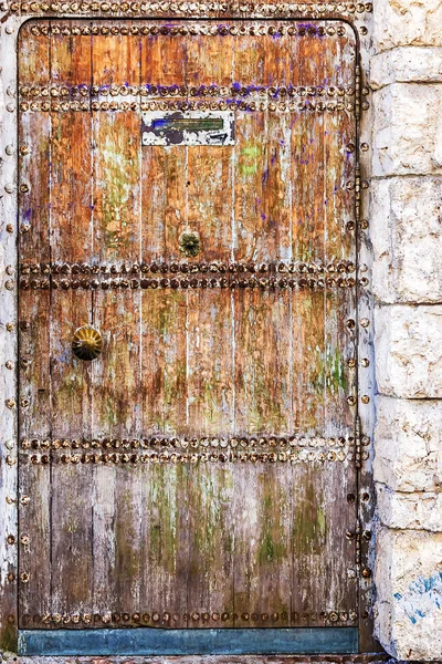 Old brown wooden door — Stock Photo, Image