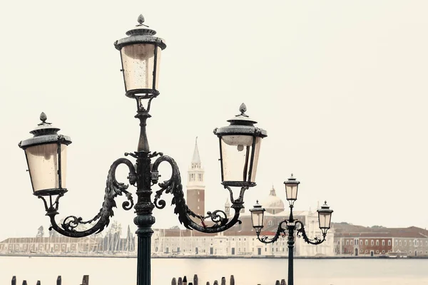 Rosa ljus i Venedig, Italien — Stockfoto