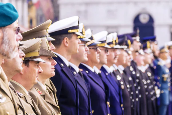 VENEZIA, ITALIA-25 APRILE 2017: sfilata militare in Piazza San — Foto Stock