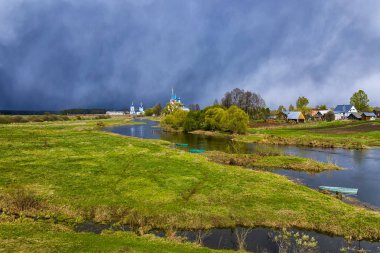 Uzak bir köyün Rus manzara
