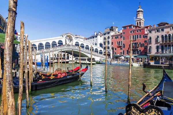 Rialto Bridge in Venice, Italy — Stock Photo, Image