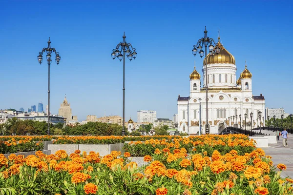 Храм Христа Спасителя в Москві — стокове фото