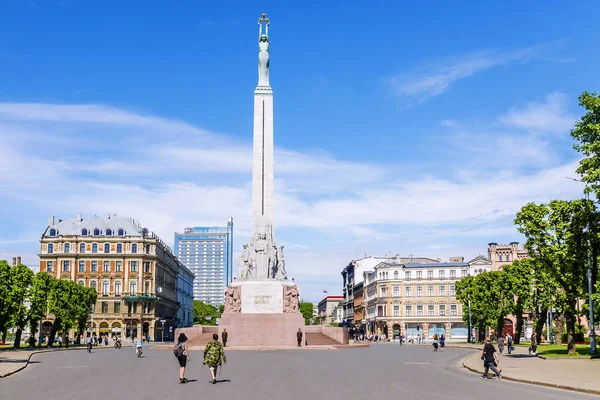 Monument av frihet i riga, Lettland — Stockfoto