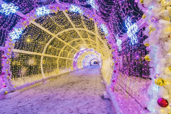 Рождество в Москве. Легкий тоннель на Тверском бульваре — стоковое фото