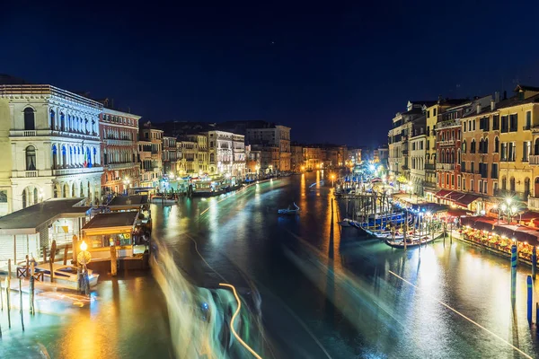 Vista nocturna del Gran Canal en Venecia, Italia —  Fotos de Stock