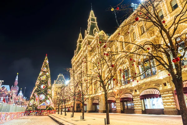 Weihnachten in Moskau. Festliche Dekoration des Roten Platzes in Moskau — Stockfoto