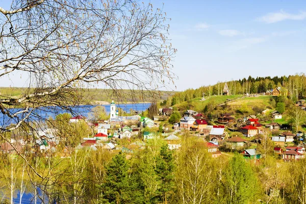 Vista de primavera de Ples, Rusia — Foto de Stock